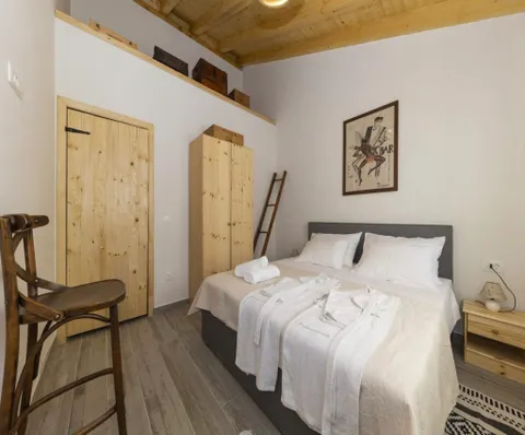 Otok Pašman – Kamena kuća uz more