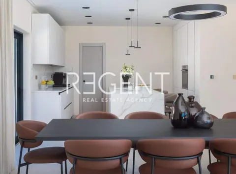 Trogir, Marina- luksuzna vila u mirnom okruženju, 6900m2