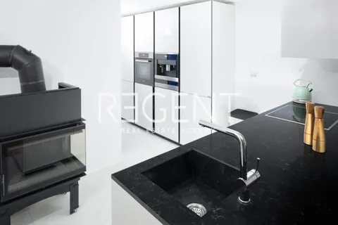 Hvar- kamena vila unikatnog dizajna 250m2