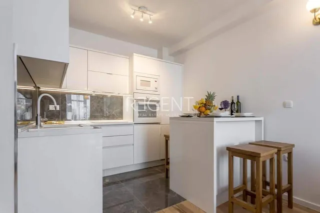 Split, Žnjan - Luksuzan dvosoban penthouse 70 m2 sa terasom