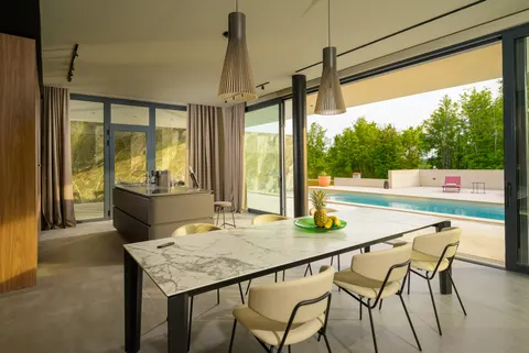 Istra, Grožnjan - Luksuzna dizajnerska vila 682 m2 novogradnja