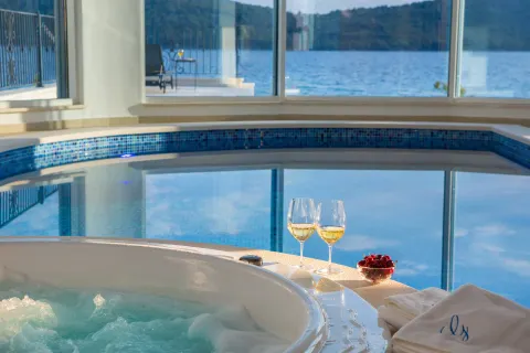 Šibenik - Prekrasna luksuzna vila uz more 1000 m2