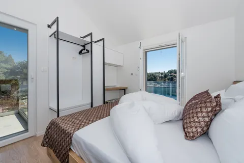 Brač, Milna - Moderna vila prvi red uz more, 264 m2