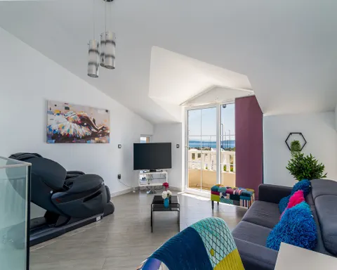 Split, Kaštela - Vila s bazenom i pogledom na more 333 m2