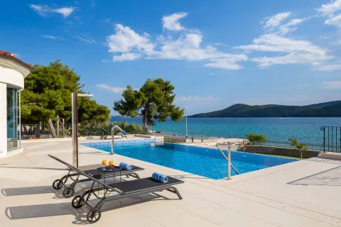 Šibenik - Prekrasna luksuzna vila uz more 1000 m2