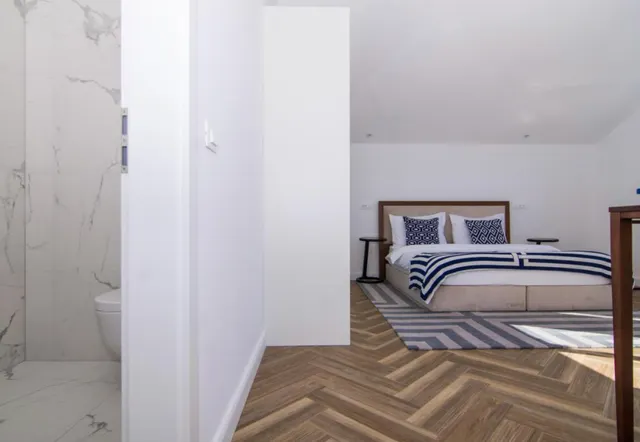 Trogir - Moderan, peterosobni penthouse s terasom i pogledom na more 185 m2