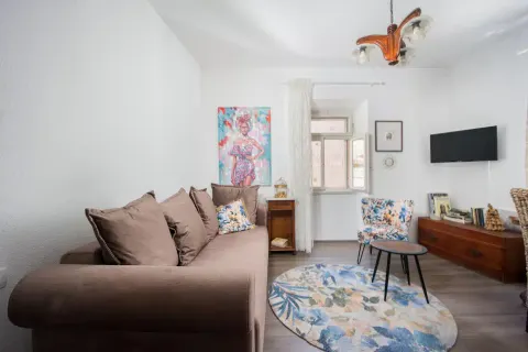 Trogir, centar- Kamena kuća 174 m2