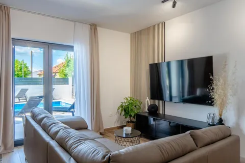 Zadar, Vrsi - Luksuzna vila s bazenom, novogradnja
