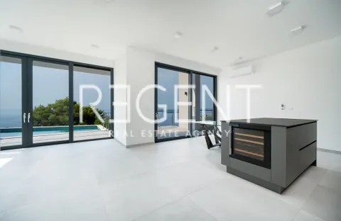 Makarska, Brela - Luksuzna vila s pogledom na more 268 m2