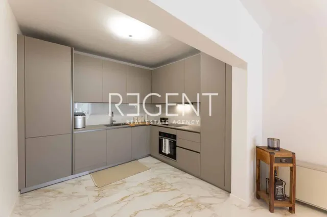 Split, Podstrana - Dvosoban stan sa pogledom na more, 113 m2