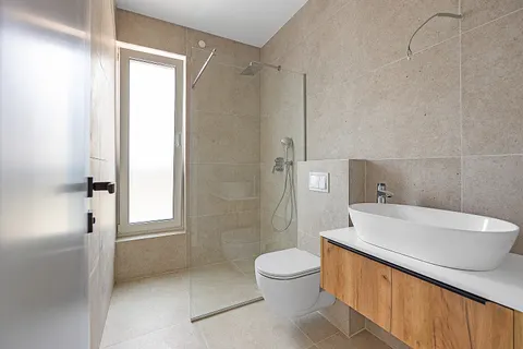 Istra, Tar - Ekskluzivan penthouse s krovnom terasom u novogradnji 130 m2