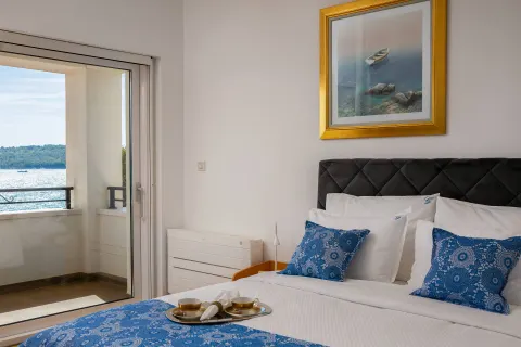 Šibenik - Prekrasna luksuzna vila uz more 1000 m2