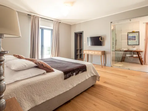 Zadar, Murvica – Prekrasna kamena vila s teniskim terenom na parceli 7800 m2