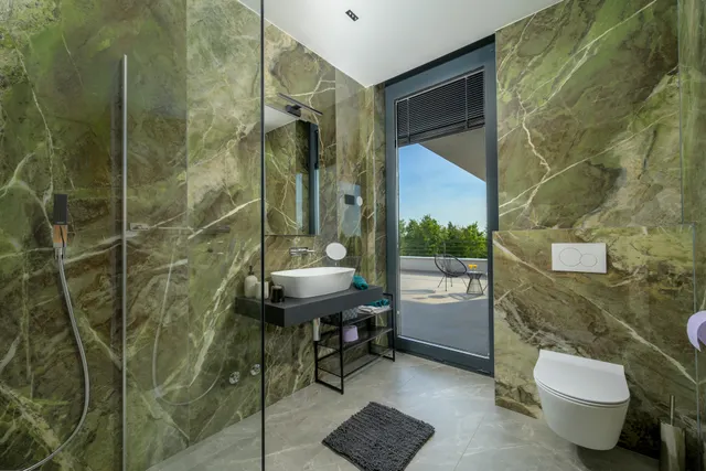Istra, Grožnjan - Luksuzna dizajnerska vila 682 m2 novogradnja
