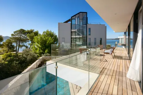 Sukošan – Luksuzna moderna vila s bazenom 495 m2
