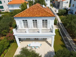 Zadar - Luksuzna vila prvi red uz more 210 m2
