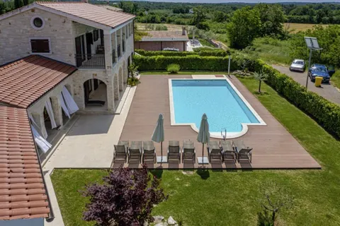 Istra, Sveti Lovreč - Autentična kamena vila 280 m2