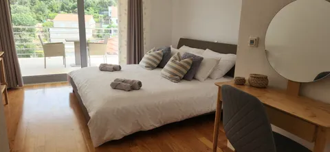 Korčula, Žrnovo - Vila prvi red uz more 280 m2