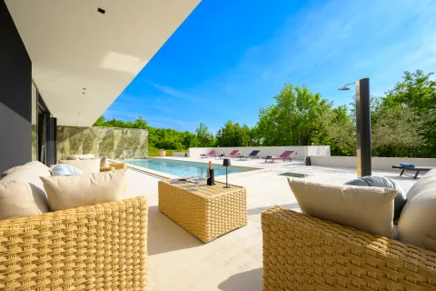 Istra, Grožnjan - Luksuzna dizajnerska vila 682 m2 novogradnja