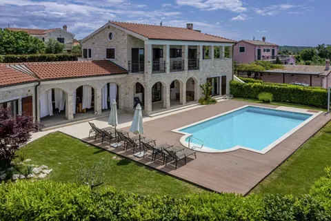 Istra, Sveti Lovreč - Autentična kamena vila 280 m2