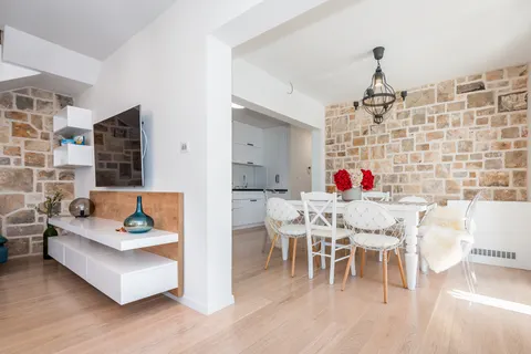 Brač, Milna - Moderna vila prvi red uz more, 264 m2