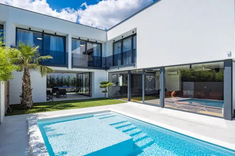 Istra, Medulin - Prekrasna moderna vila 220 m2