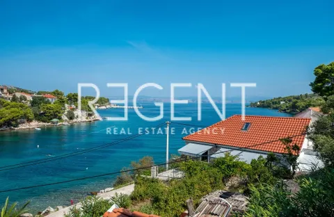 Šolta, Rogač - Mediteranska vila prvi red uz more 264 m2 ekskluzivna prodaja