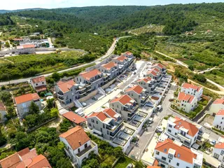 Brač, Sutivan - Dvosoban stan u stambenom kompleksu 100,90 m2