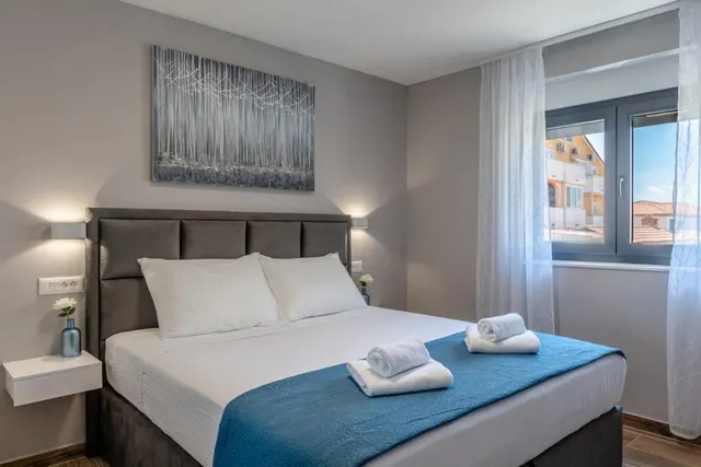 Zadar, Vrsi - Luksuzna vila s bazenom, novogradnja