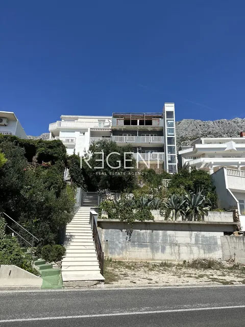 Omiš, Lokva Rogoznica - Stan prvi red uz more 46,20 m2