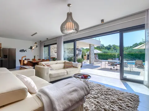 Istra, Novigrad - Atraktivna vila s bazenom 250 m2