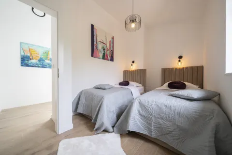 Zadar, Privlaka – Novoizgrađena kameno-moderna vila