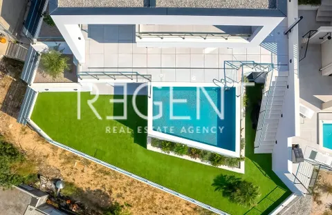 Makarska, Brela - Luksuzna vila s pogledom na more 268 m2