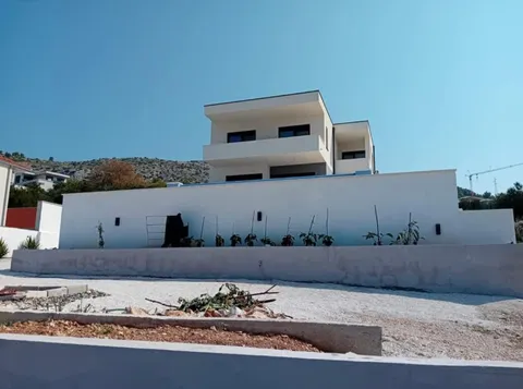 Trogir, Seget Donji - Vila s pogledom na more 300m2