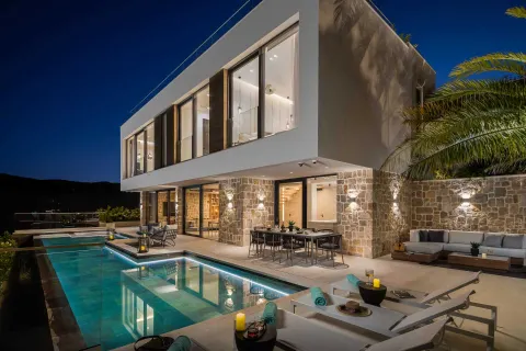 Šibenik, Rogoznica – Moderna vila s panoramskim pogledom na more