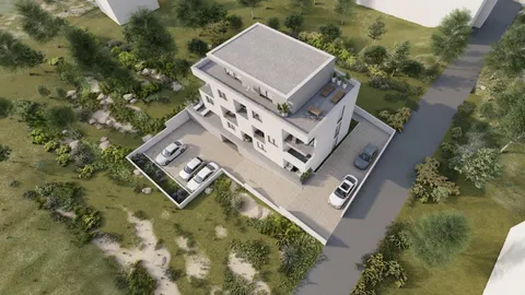 Split, Kaštel Lukšić - Trosoban stan s prostranim vrtom 68 m2 novogradnja
