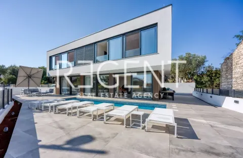 Istra, Rovinj - Ekskluzivna vila s bazenom 178 m2