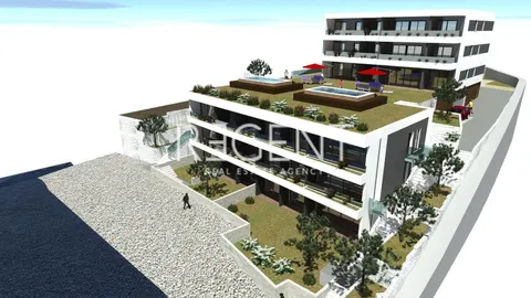 Split, Podstrana - Luksuzan dvoetažni stan prvi red uz more, 200 m2
