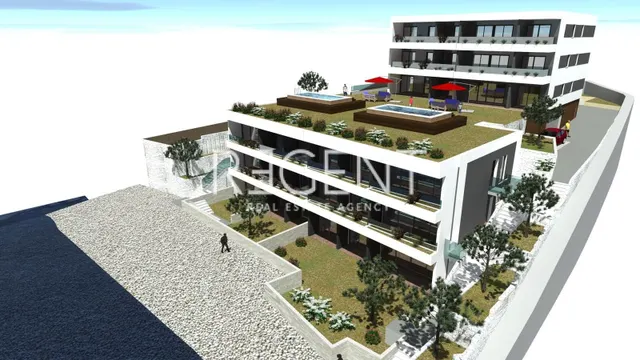 Split, Podstrana - Luksuzan dvoetažni stan prvi red uz more, 200 m2