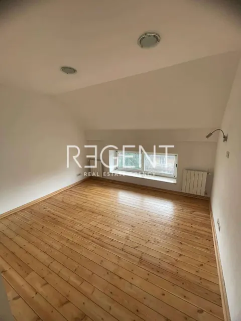 Zagreb, Kvaternikov Trg - Dvoetažni stan 150 m2 najam