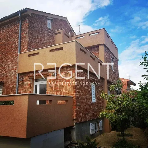 Krk - Kuća s šest stanova i uhodanim poslovanjem