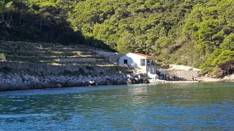 Vis - poljoprivredno zemljište 9.000 m2