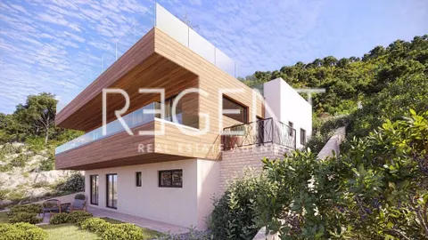 Rogoznica, Ražanj - Vila u izgradnji prvi red uz more 250 m2