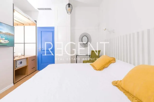 Hvar- kamena vila unikatnog dizajna 250m2