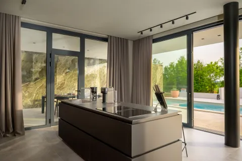 Istra, Grožnjan - Luksuzna dizajnerska vila 682 m2 novogradnja
