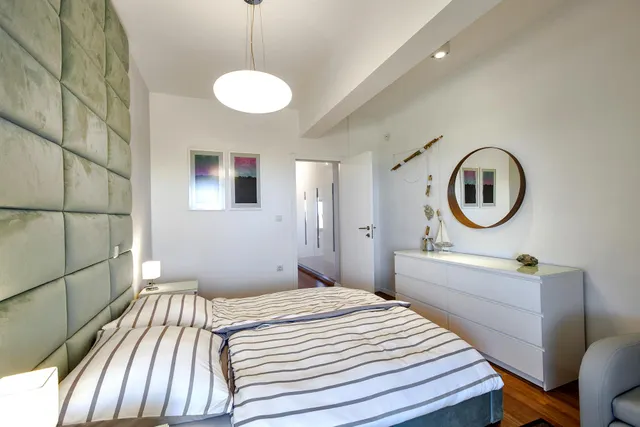 Zadar, Sukošan – Ekskluzivna dvoetažna vila s bazenom, 170 m²