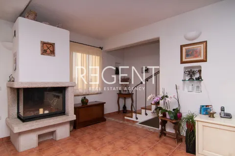Brač, Mirca- kamena vila s pogledom na more, 300m2