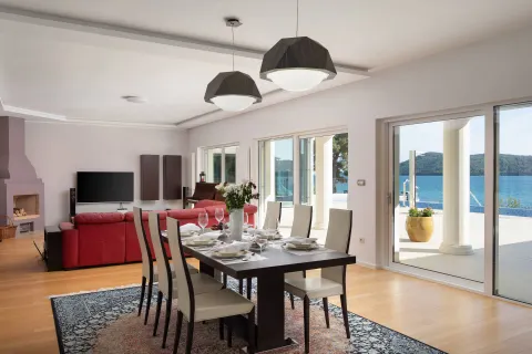 Šibenik - Prekrasna luksuzna vila uz more 1000 m2