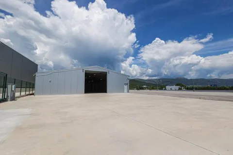 Trogir, Plano - poslovni prostor 500 m2