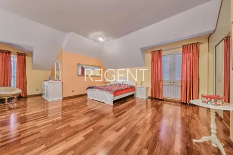 Zagreb, Maksimir – Prekrasna obiteljska vila s bazenom 600 m2